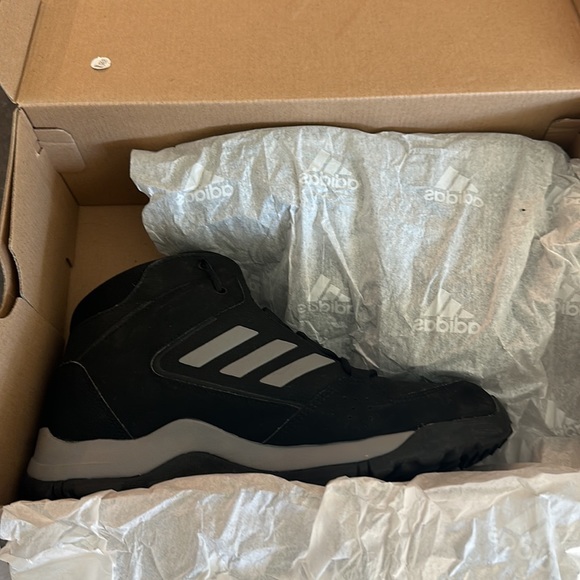 Boys Adidas Terrex Hiking Boots - Picture 7 of 8